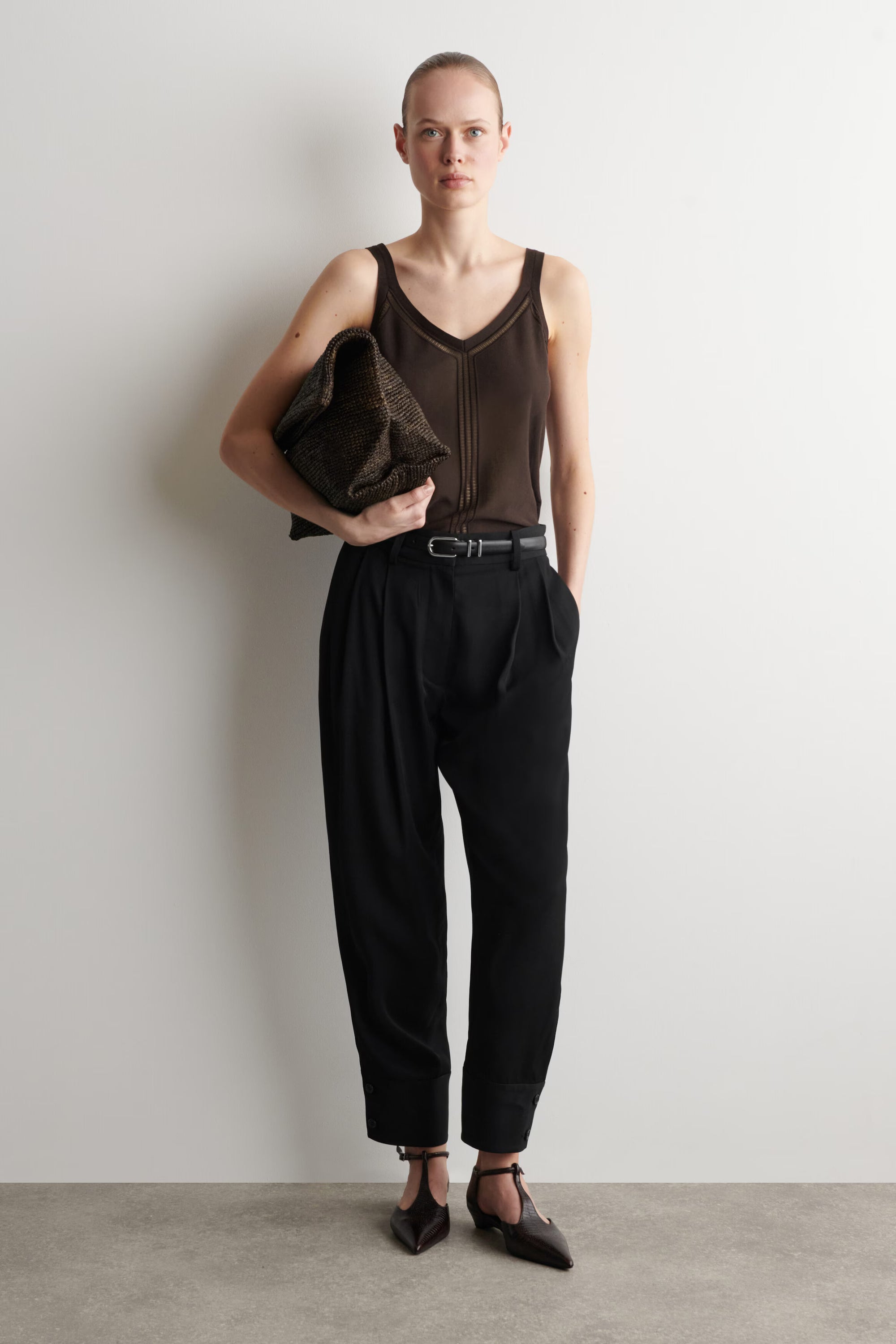 OVERSIZED FOLDED CLUTCH BAG - STRAW